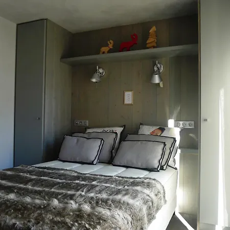 Cosy, Design, Renove, En Centre-ville Avec Grande A Moriond - Fr-1-563-44 * Courchevel