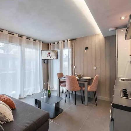 Lejlighed Cosy, Design, Renove, En Centre-ville Avec Grande A Moriond - Fr-1-563-44 *